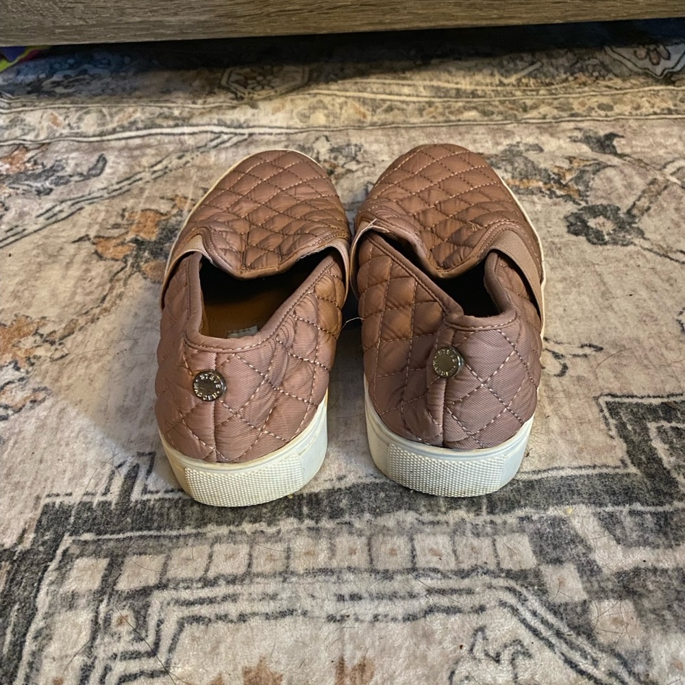 Steve Madden Quilted Brown Mules